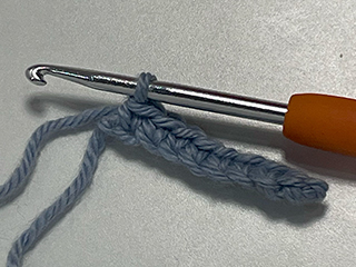 crocheting around a chain step 1