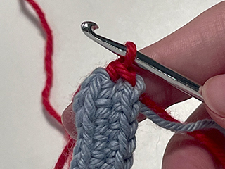 crocheting around a chain step 4