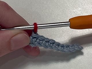 crocheting into chain step 7